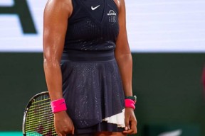 乐动体育在线游戏 - 大坂直美连续二十场比赛得分超过高光表现，老鹰挑战极限！